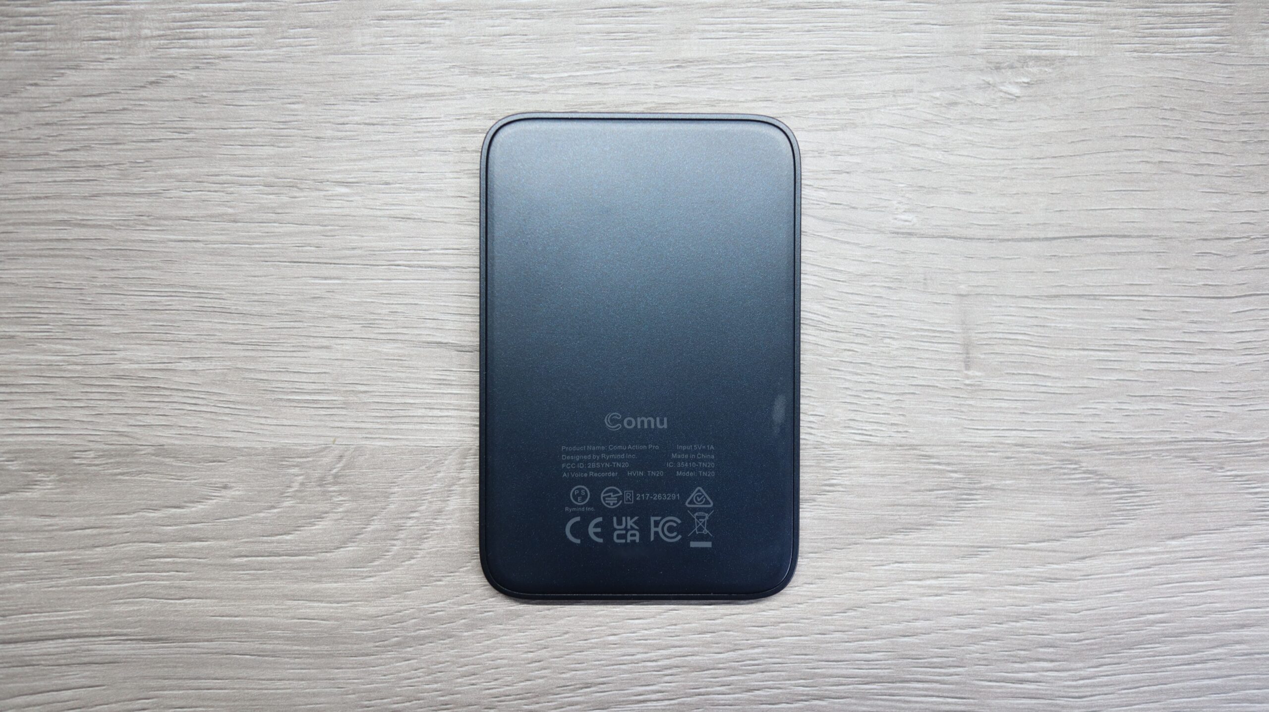 Comu Action Pro ブラックの背面